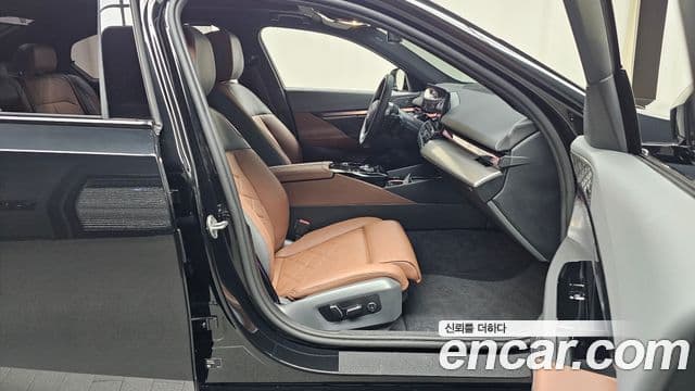 BMW 5 Series 2025 — Photo 19/32