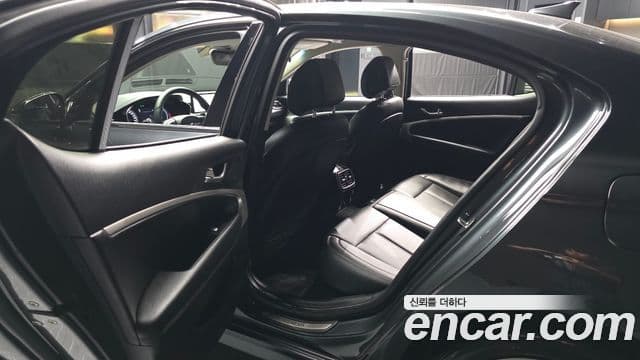 Genesis G70 2021 — ფოტო 30/30