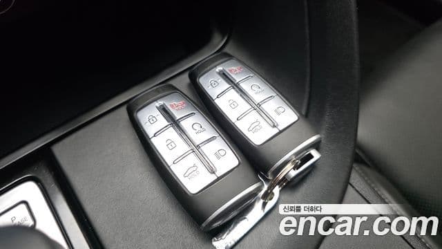 Genesis G70 2021 — ფოტო 23/30