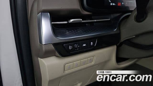 Kia Carnival 2023 — Фото 18/20
