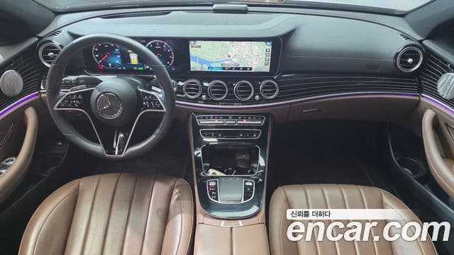 Mercedes-Benz E-Class 2021 — ფოტო 7/20