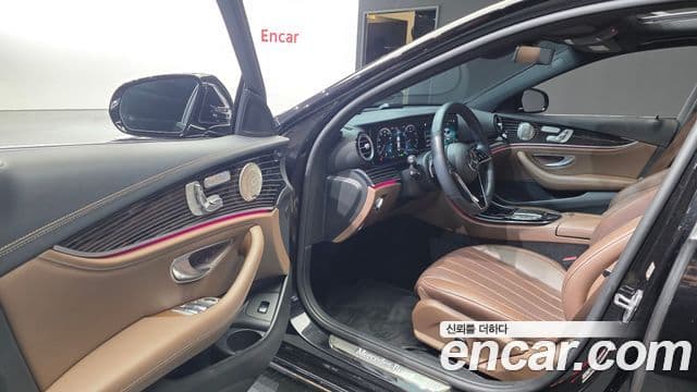 Mercedes-Benz E-Class 2021 — ფოტო 10/20