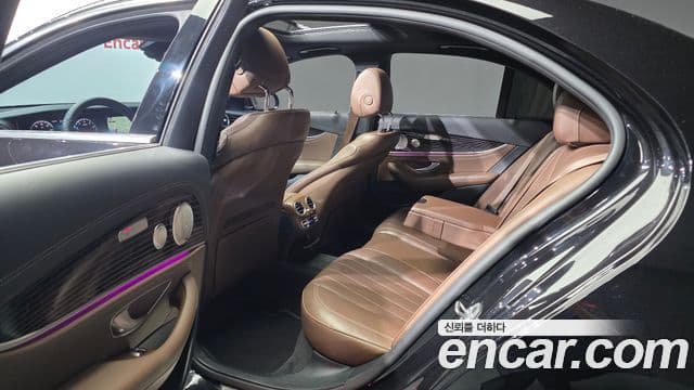 Mercedes-Benz E-Class 2021 — ფოტო 11/20