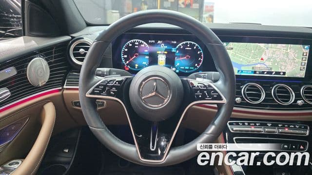 Mercedes-Benz E-Class 2021 — ფოტო 13/20