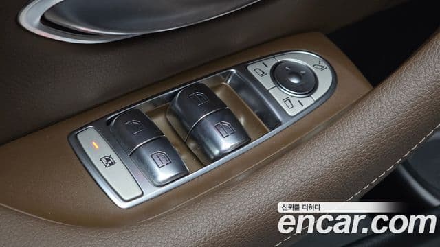 Mercedes-Benz E-Class 2021 — ფოტო 19/20