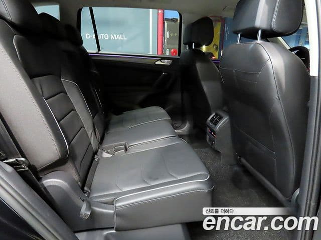 Volkswagen Tiguan Allspace 2022 — ფოტო 8/19