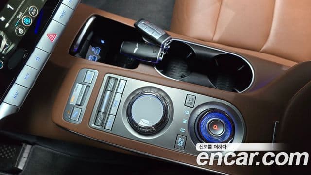 Genesis GV70 2021 — ფოტო 8/20