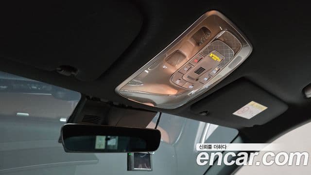 Genesis GV70 2021 — ფოტო 18/20