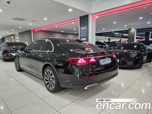 Mercedes-Benz E-Class 2025 — ფოტო 1/20