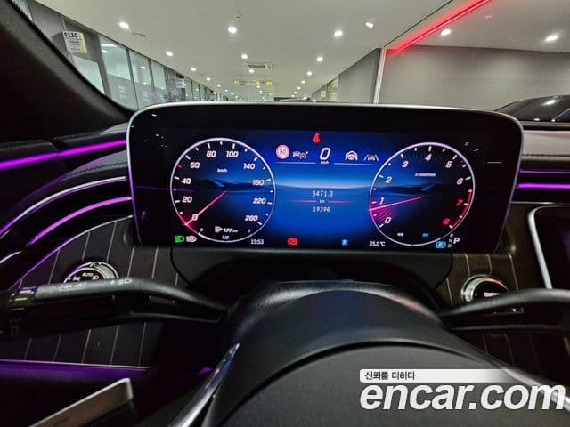 Mercedes-Benz E-Class 2025 — ფოტო 7/20