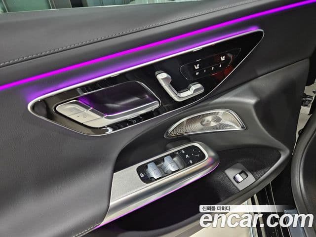 Mercedes-Benz E-Class 2025 — ფოტო 17/20