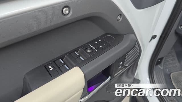 Land Rover Defender 2024 — Photo 23/31