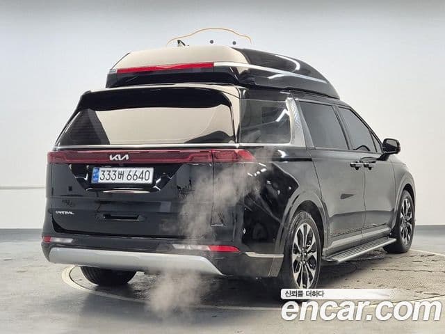 Kia Carnival 2022 — ფოტო 3/19