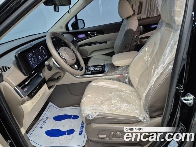 Kia Carnival 2022 — ფოტო 14/19