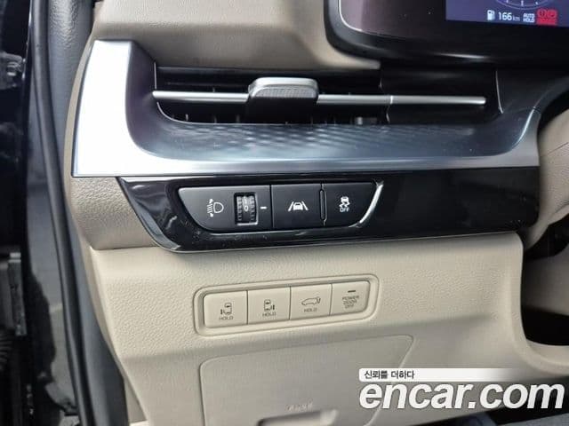 Kia Carnival 2022 — ფოტო 15/19