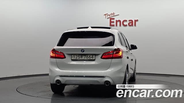 BMW 2 Series Active Tourer 2020 — Фото 4/20