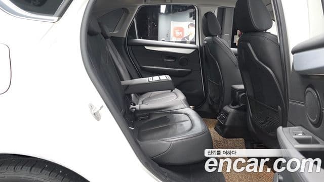 BMW 2 Series Active Tourer 2020 — Фото 11/20