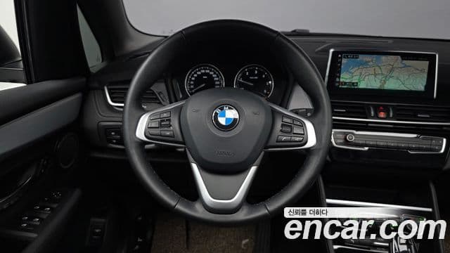BMW 2 Series Active Tourer 2020 — Фото 12/20