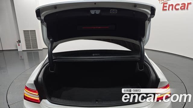 Genesis G80 2021 — Şəkil 18/33