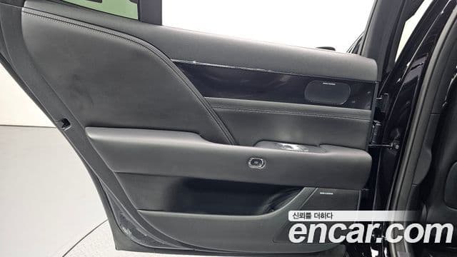 Genesis G90 2023 — Photo 25/34