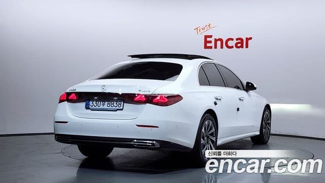Mercedes-Benz E-Class 2024 — ფოტო 1/20