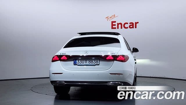 Mercedes-Benz E-Class 2024 — ფოტო 3/20