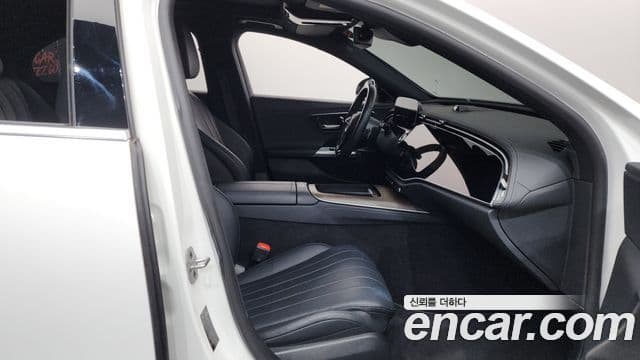 Mercedes-Benz E-Class 2024 — ფოტო 18/20