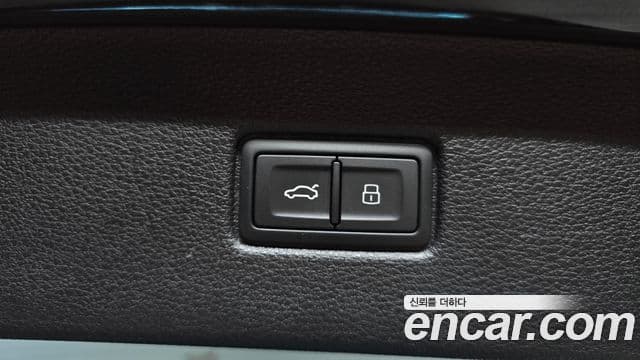 Audi Q7 2023 — ფოტო 18/20