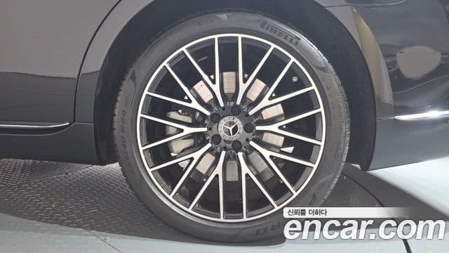 Mercedes-Benz S-Class 2022 — Photo 1/39