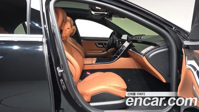 Mercedes-Benz S-Class 2022 — Photo 12/39