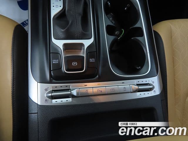 Kia Carnival 2021 — Şəkil 15/20