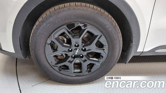 Kia Sorento 2023 — ფოტო 5/20