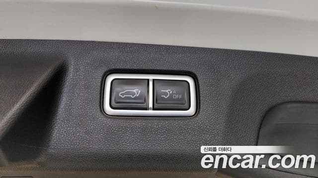 Kia Sorento 2023 — ფოტო 18/20