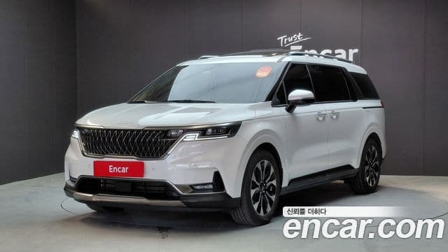 Kia Carnival 2023 — Фото 1/20