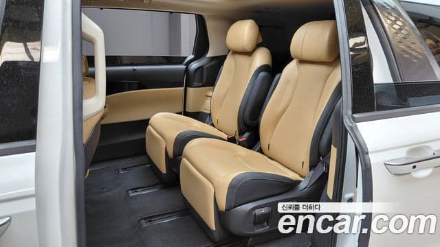 Kia Carnival 2023 — Фото 12/20