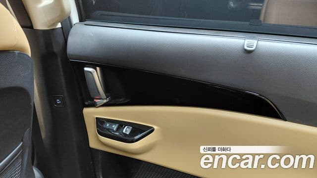 Kia Carnival 2023 — Фото 19/20