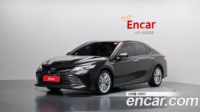 Toyota Camry 2018 — Photo 1/30