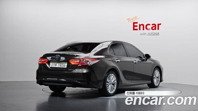 Toyota Camry 2018 — Photo 16/30