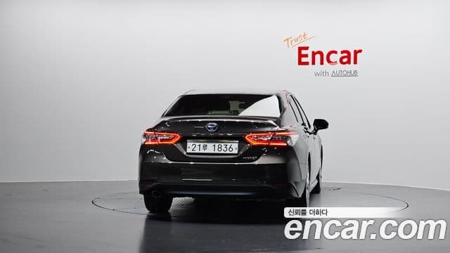 Toyota Camry 2018 — Photo 12/30