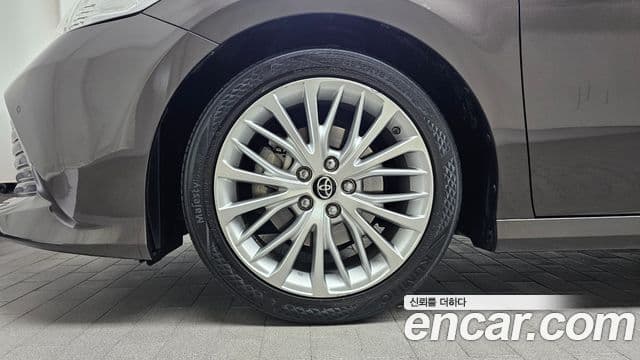 Toyota Camry 2018 — Photo 5/30
