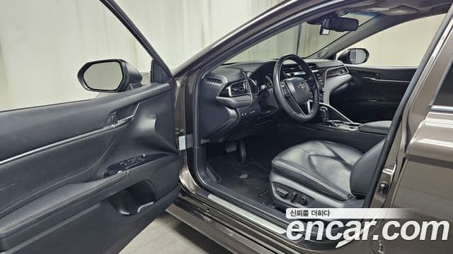 Toyota Camry 2018 — Photo 22/30