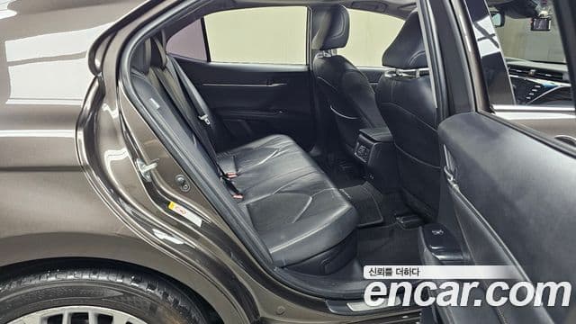 Toyota Camry 2018 — Photo 10/30