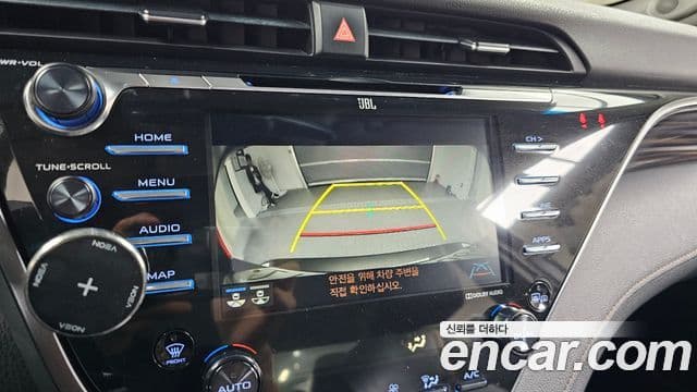 Toyota Camry 2018 — Photo 2/30
