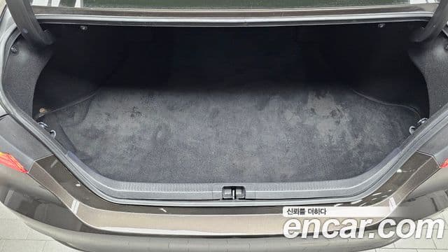 Toyota Camry 2018 — Photo 29/30