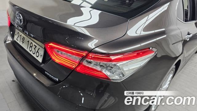 Toyota Camry 2018 — Photo 15/30