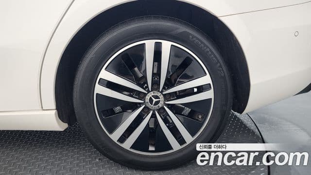 Mercedes-Benz A-Class 2021 — Şəkil 21/32