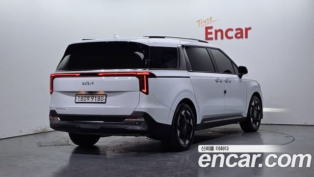 Kia Carnival 2024 — ფოტო 2/20