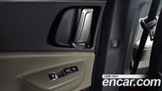 Kia Carnival 2024 — ფოტო 19/20