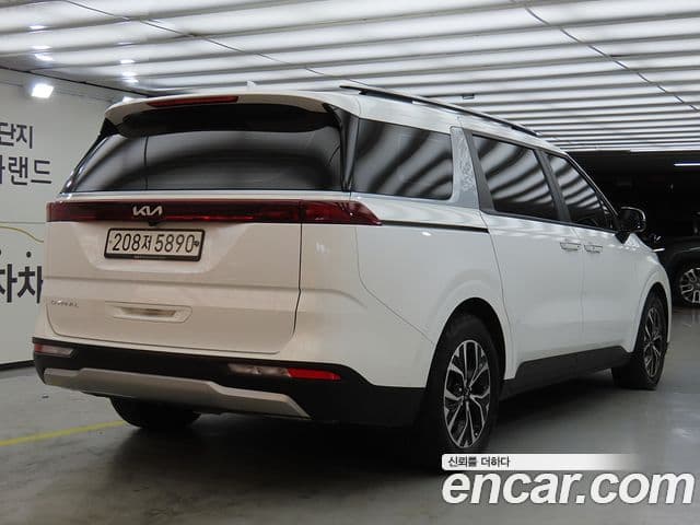 Kia Carnival 2021 — Фото 3/20