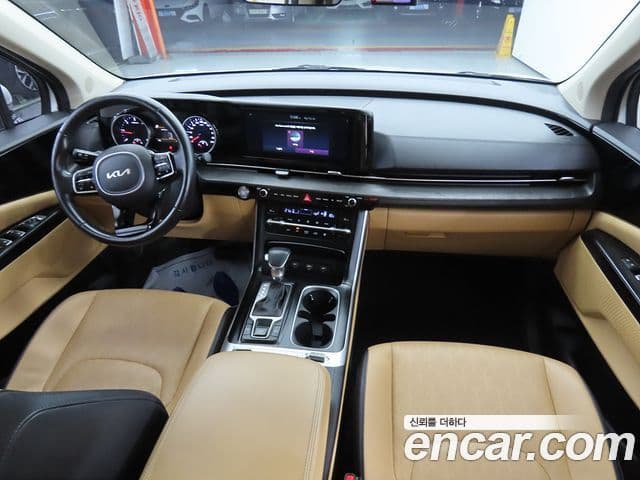 Kia Carnival 2021 — Фото 4/20